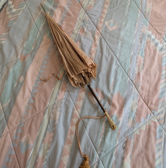 Vintage Italian Parasol - Picture 8 of 10